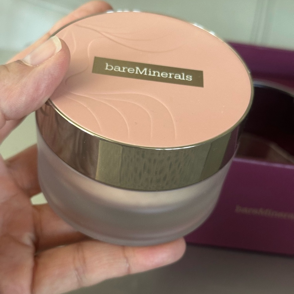 NIB Bare Minerals Original Foundation broad spectrum in medium beige - Picture 5 of 6